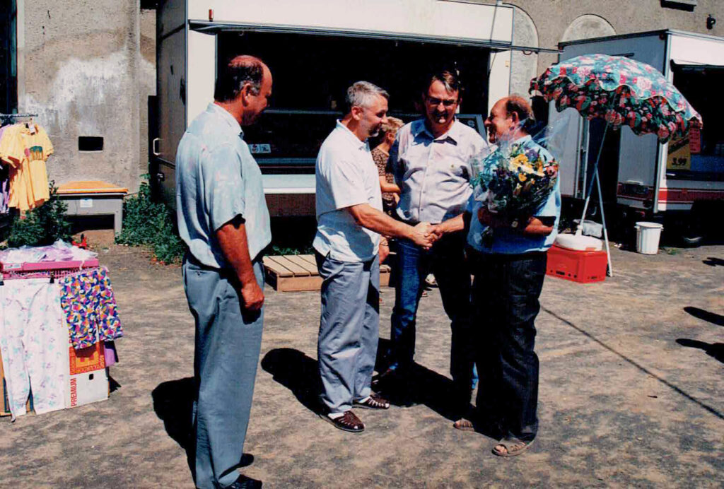 Engelsdorfer Markt mit Marktleiter Siegfried Gunkel (rechts) und Bürgermeister Volker Zocher (2.v.r)